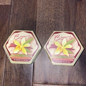 Bésame brightening vanilla face powder x2 unopened